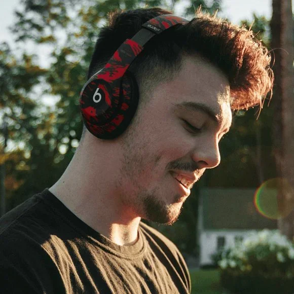 BEATS / FAZE CLAN Studio3 Wireless Headphones - Picture 6 of 6